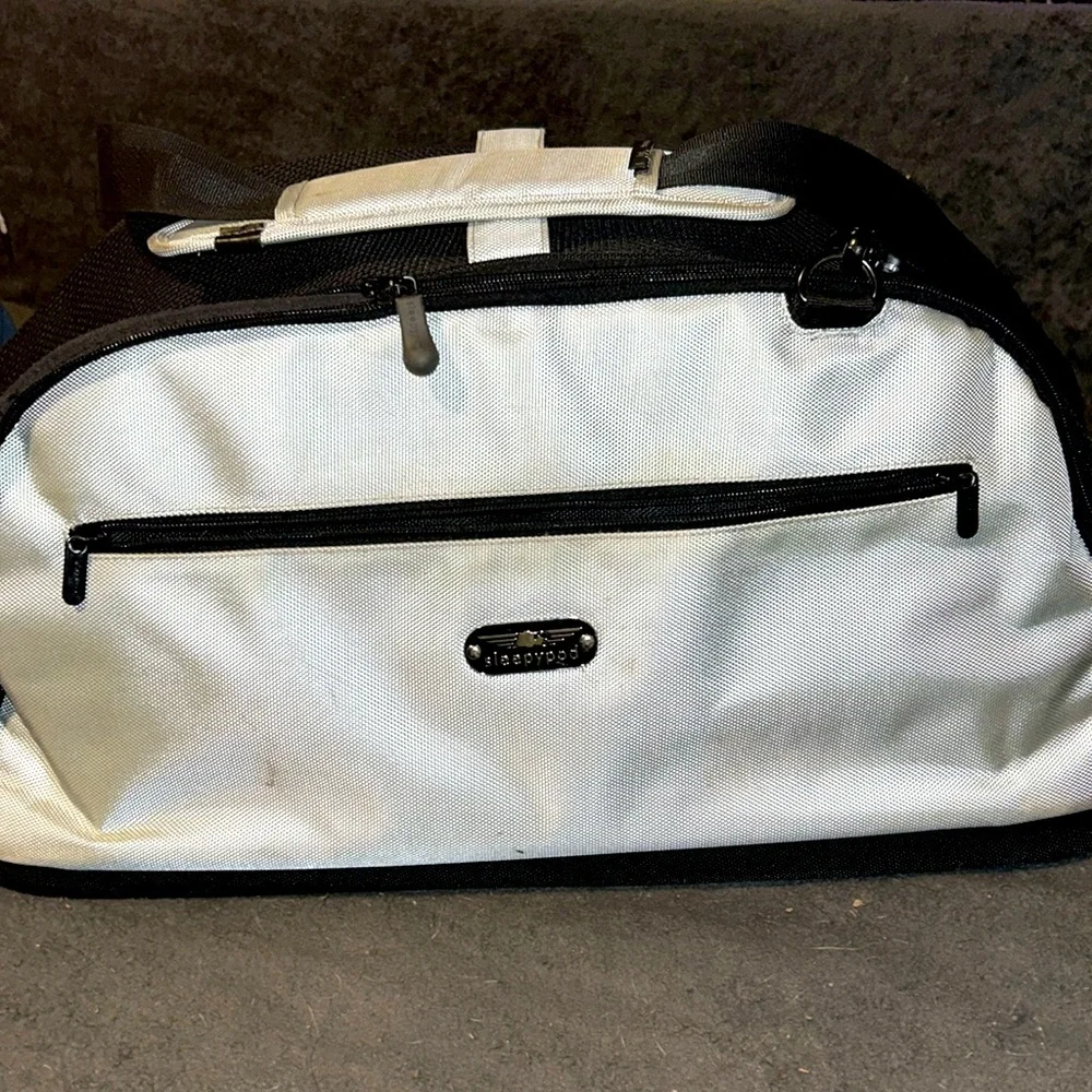 Sleepypod Air In-Cabin Pet Carrier, Glacier Silver
